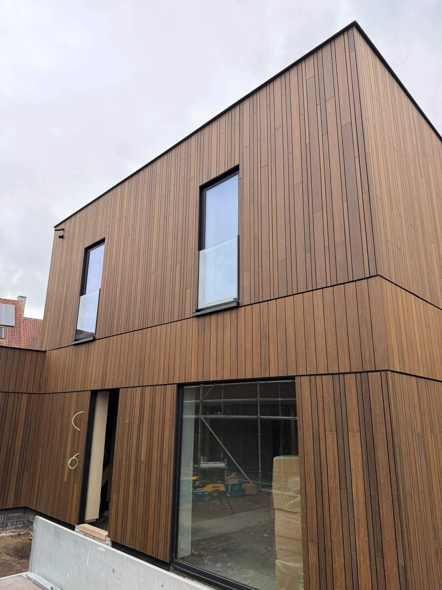 Maison contemporaine bi-ton en bardage bois