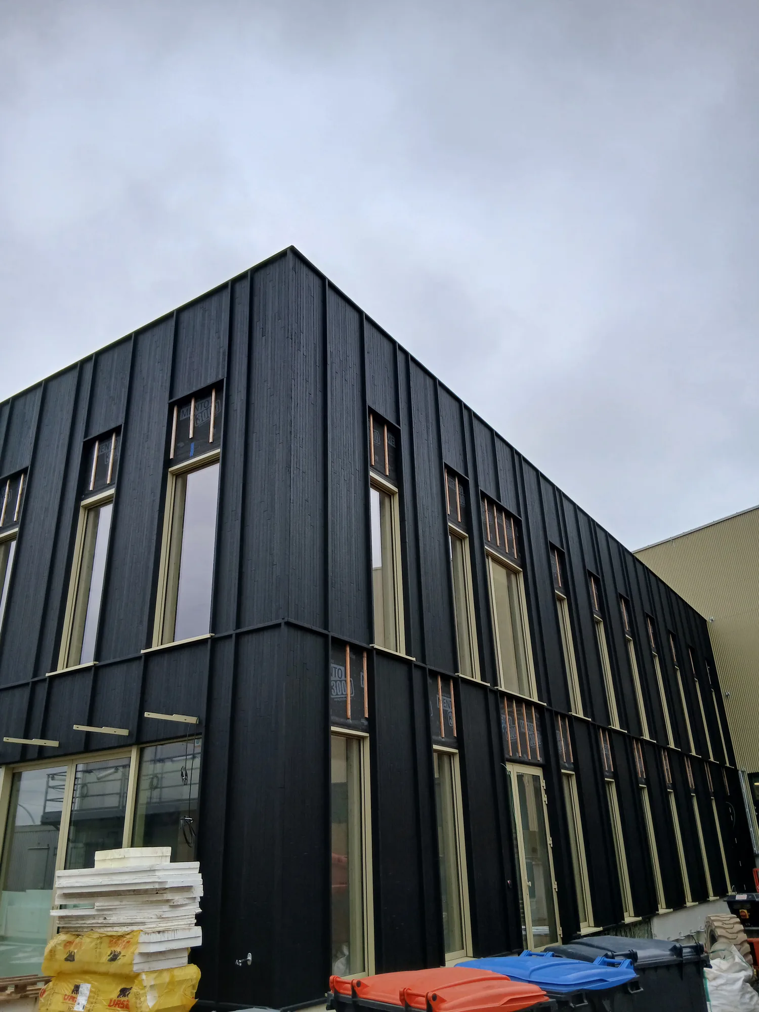 Façade bois teinté deux niveaux